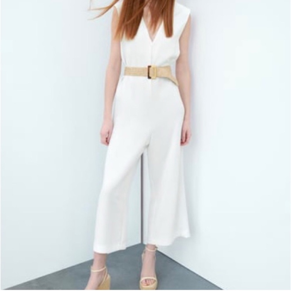 Elegant White Sleeveless Jumpsuit